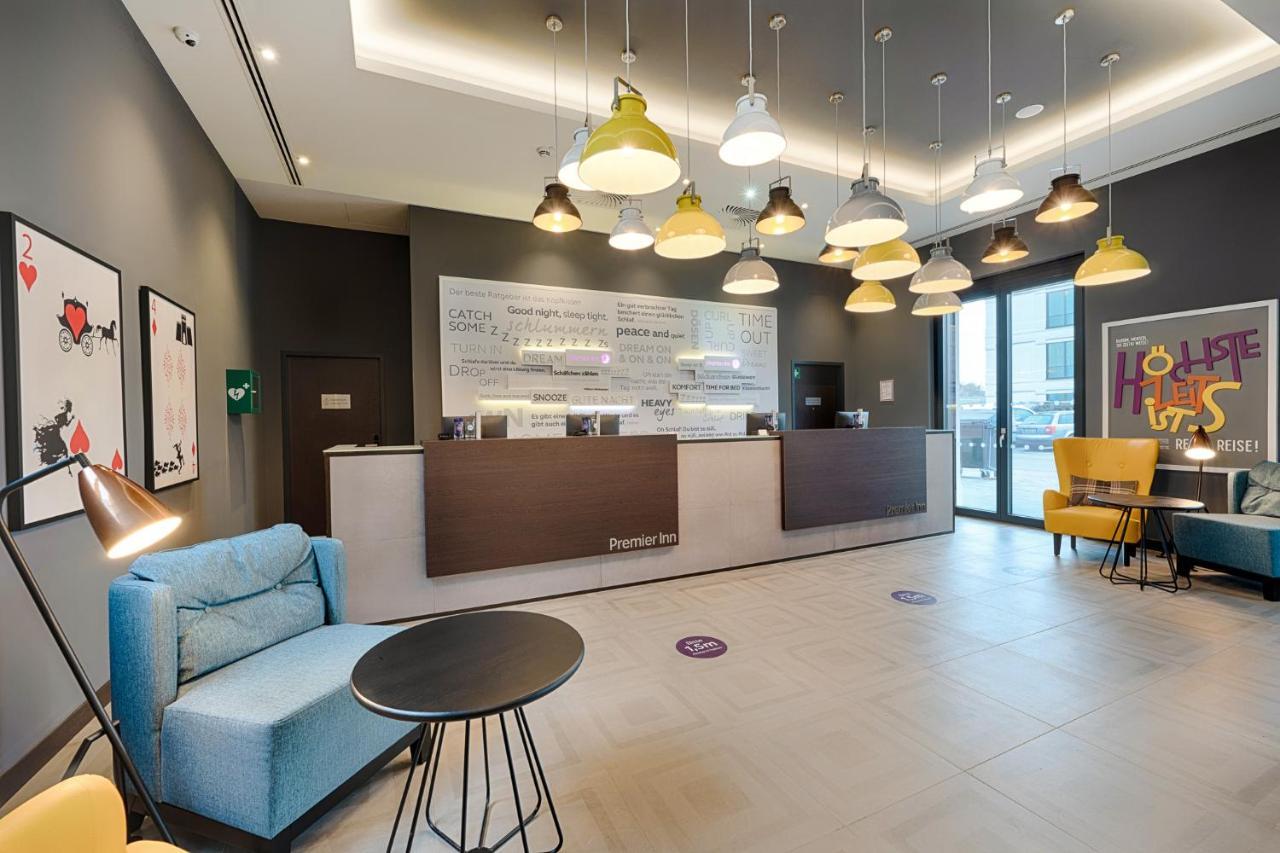 Premier Inn Regensburg City Centre Esterno foto